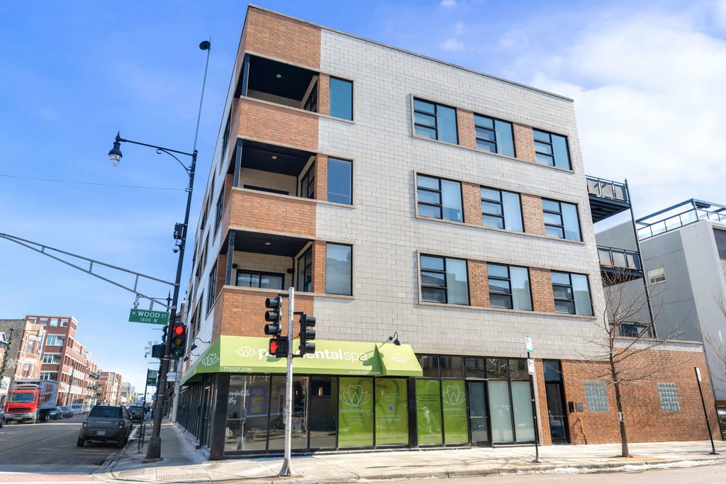 1555 North Wood Street 203, Chicago, 60622