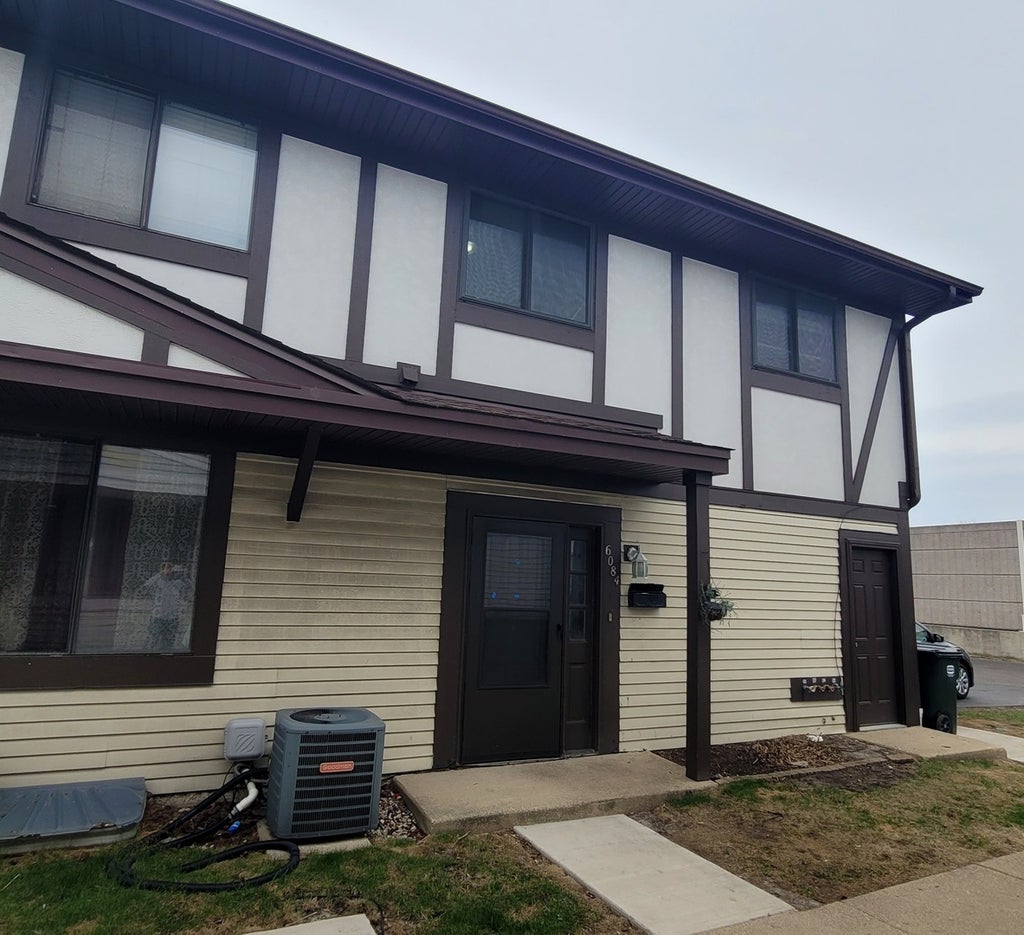 6084 Fremont Drive 6084, Hanover Park