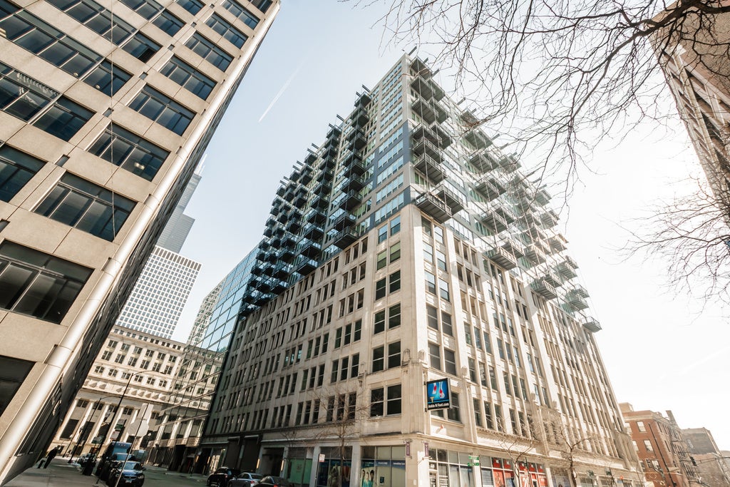 565 West Quincy Street 710, Chicago, 60661