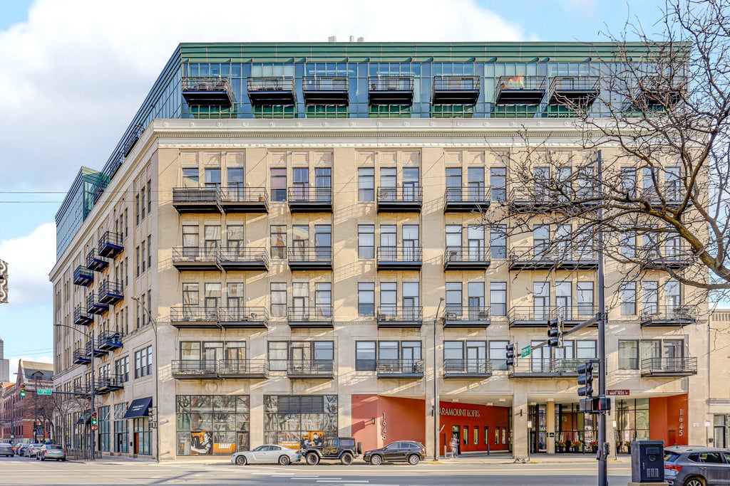1645 West Ogden Avenue 429, Chicago, 60612