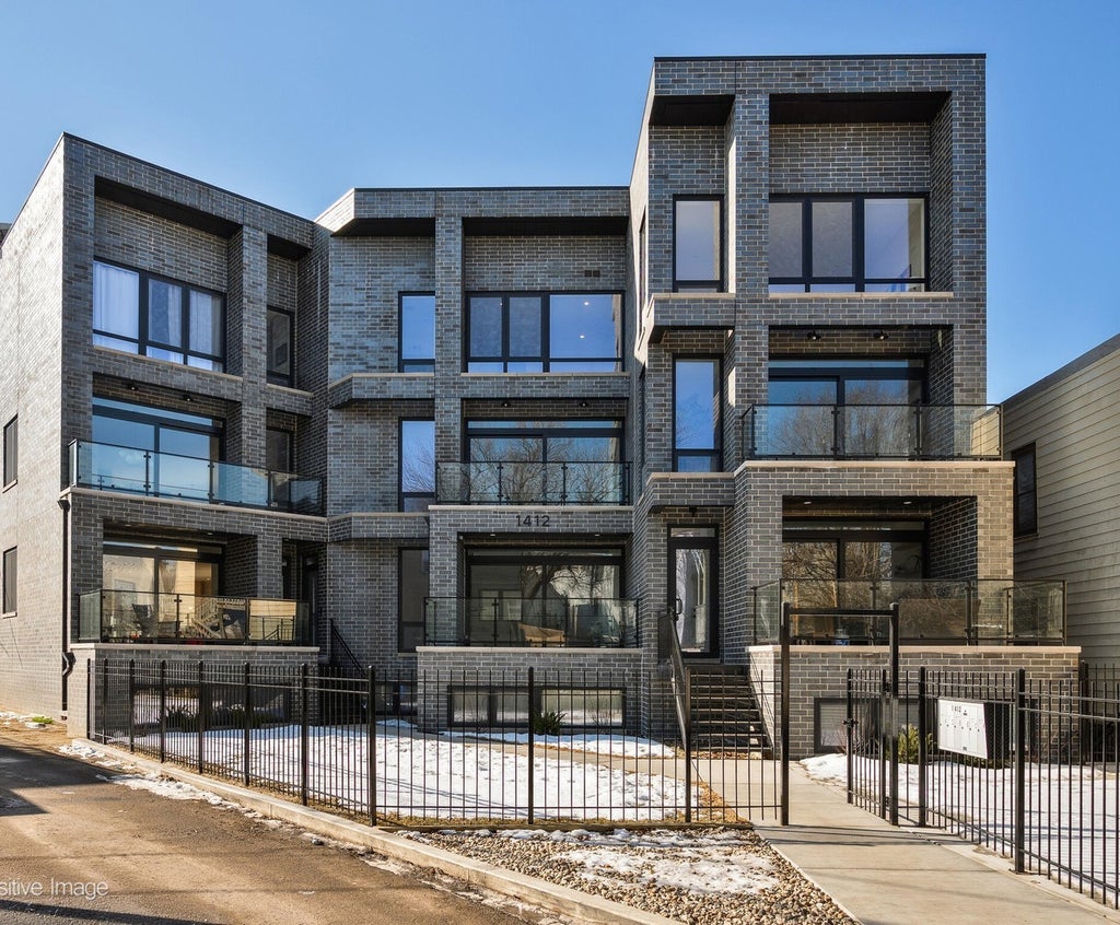 1412 North Elk Grove Avenue F, Chicago, 60622