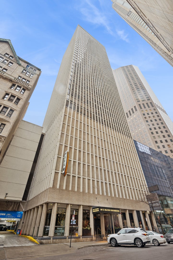 100 East Walton Street 11h, Chicago, 60611