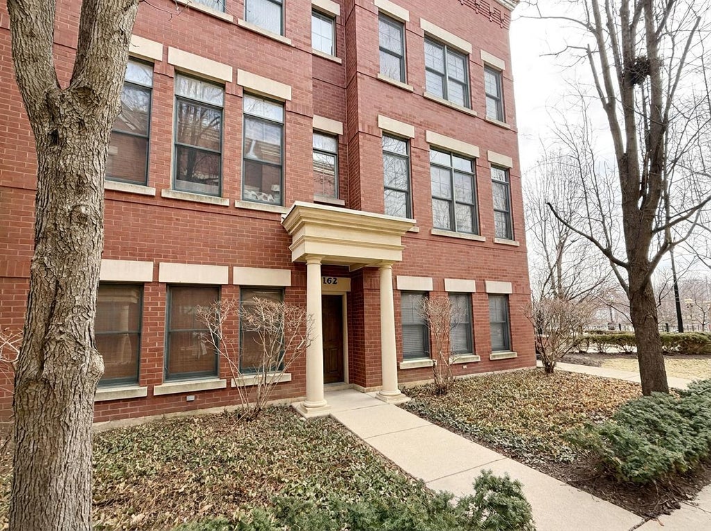 162 Festival Court, Elgin