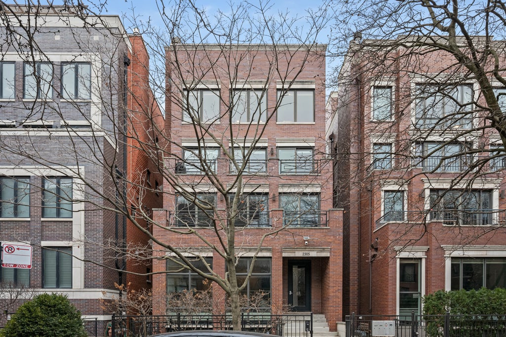 2305 West Wabansia Avenue 4, Chicago, 60647