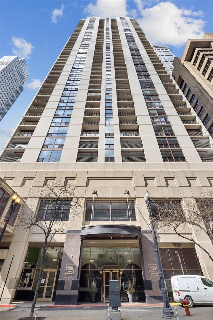 200 North Dearborn Street 4108, Chicago, 60601