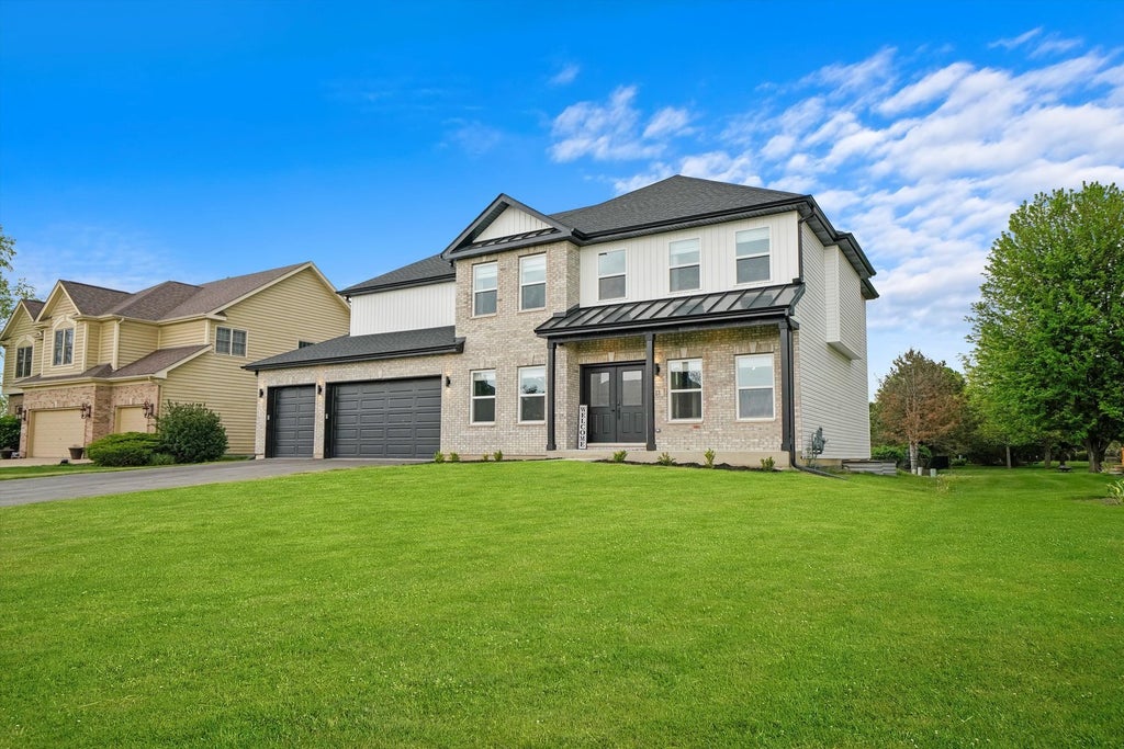 413 North Sycamore Lane, North Aurora