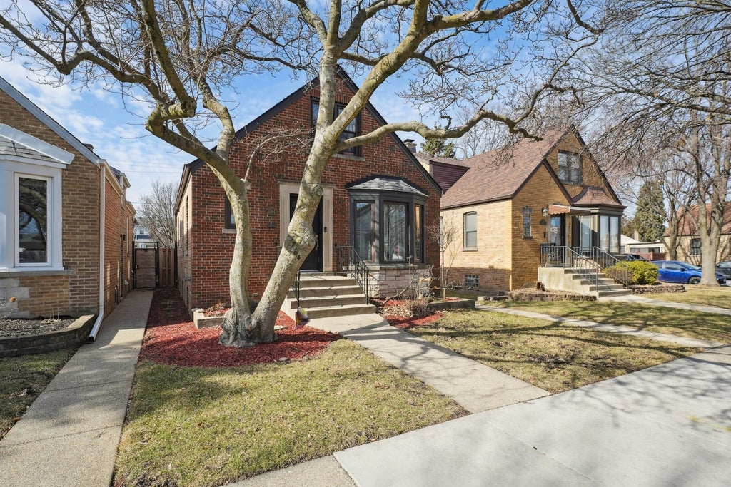 3764 North Oleander Avenue, Chicago