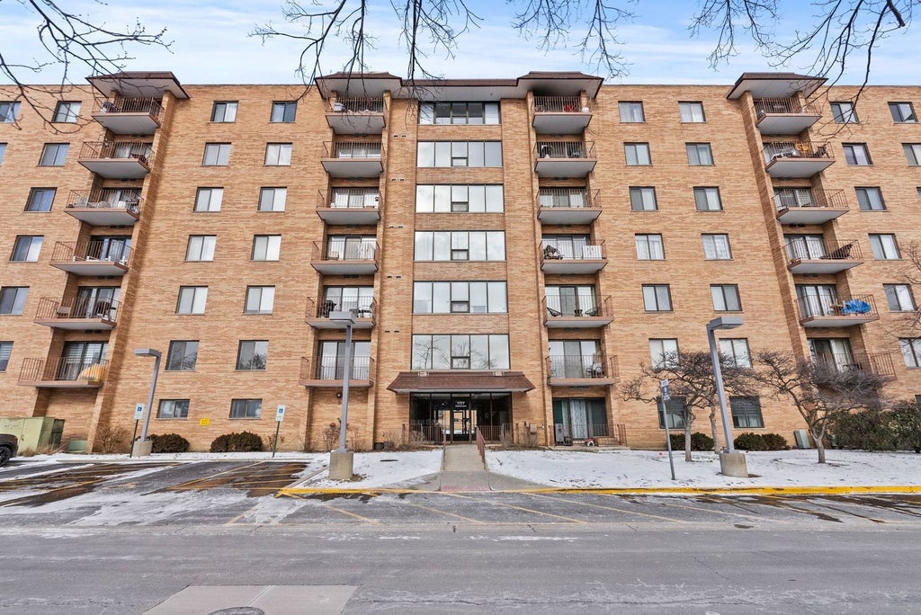 1777 West Crystal Lane 307, Mount Prospect