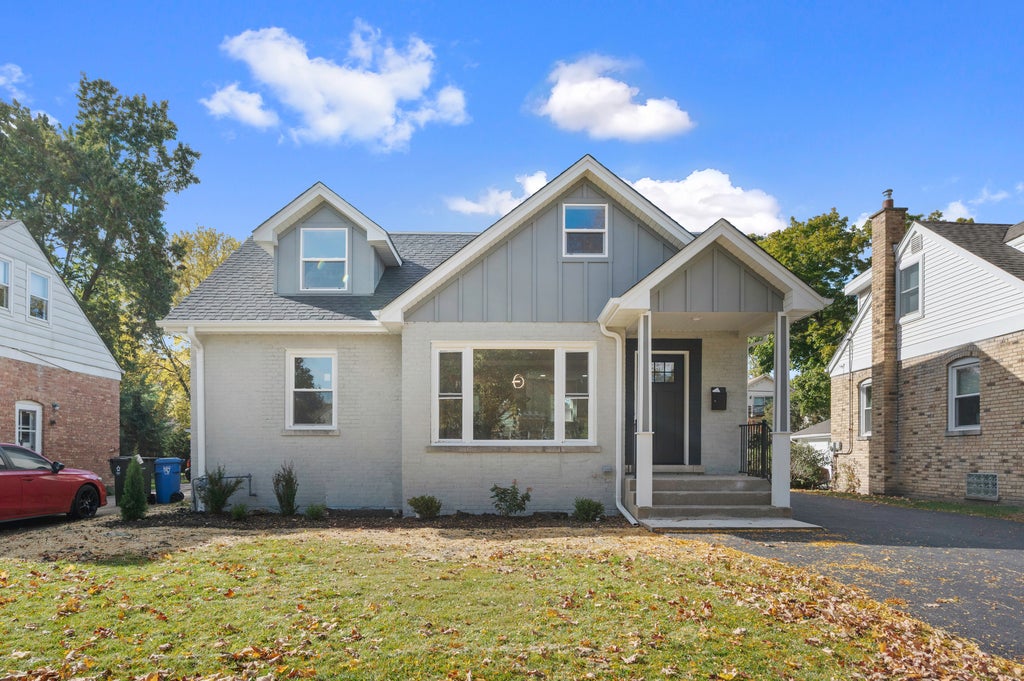 406 North Elm Street, Mount Prospect