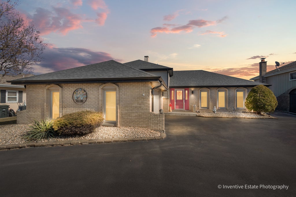 19121 Roy Street, Lansing