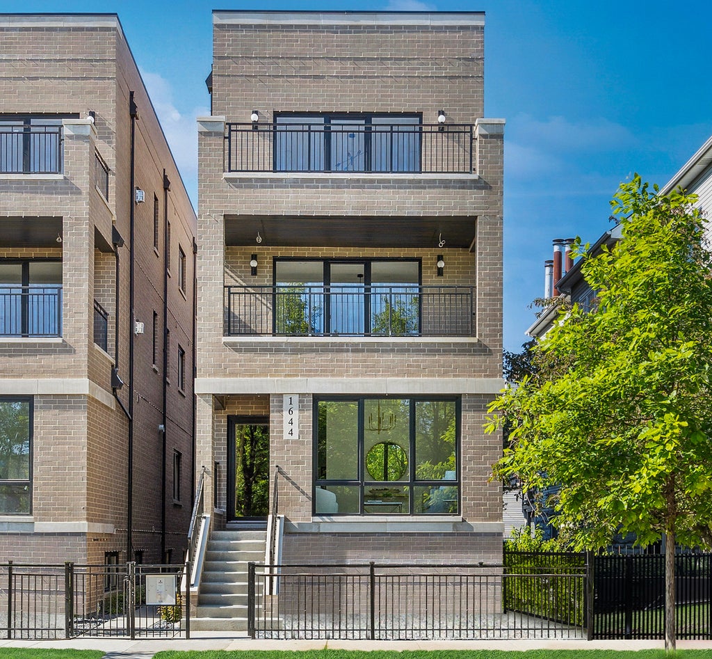 957 North Winchester Parkway 3, Chicago, 60622