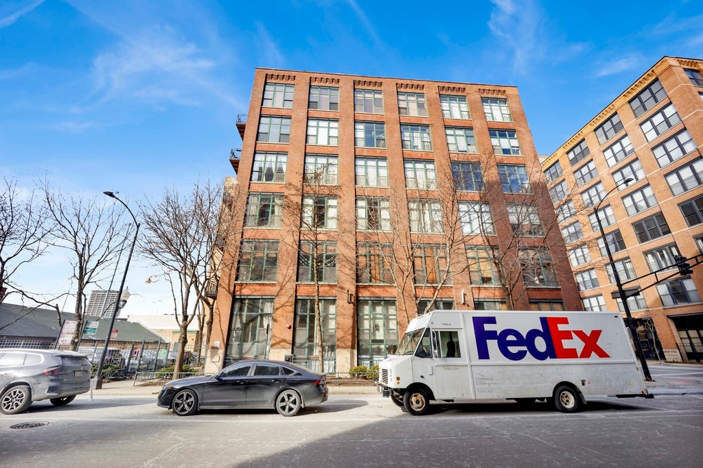 701 West Jackson Boulevard 402, Chicago, 60661