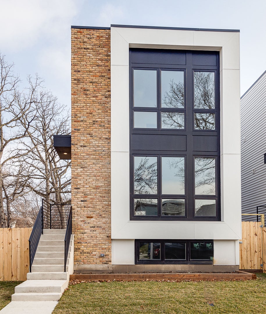 4938 West Medill Avenue, Chicago