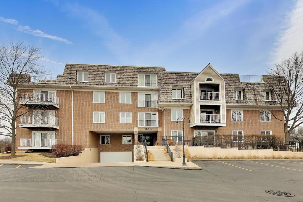 308 Happ Road 201, Northfield, 60093