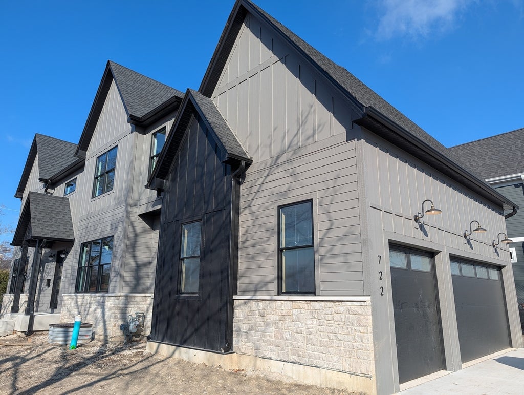 722 South Berkley Avenue, Elmhurst