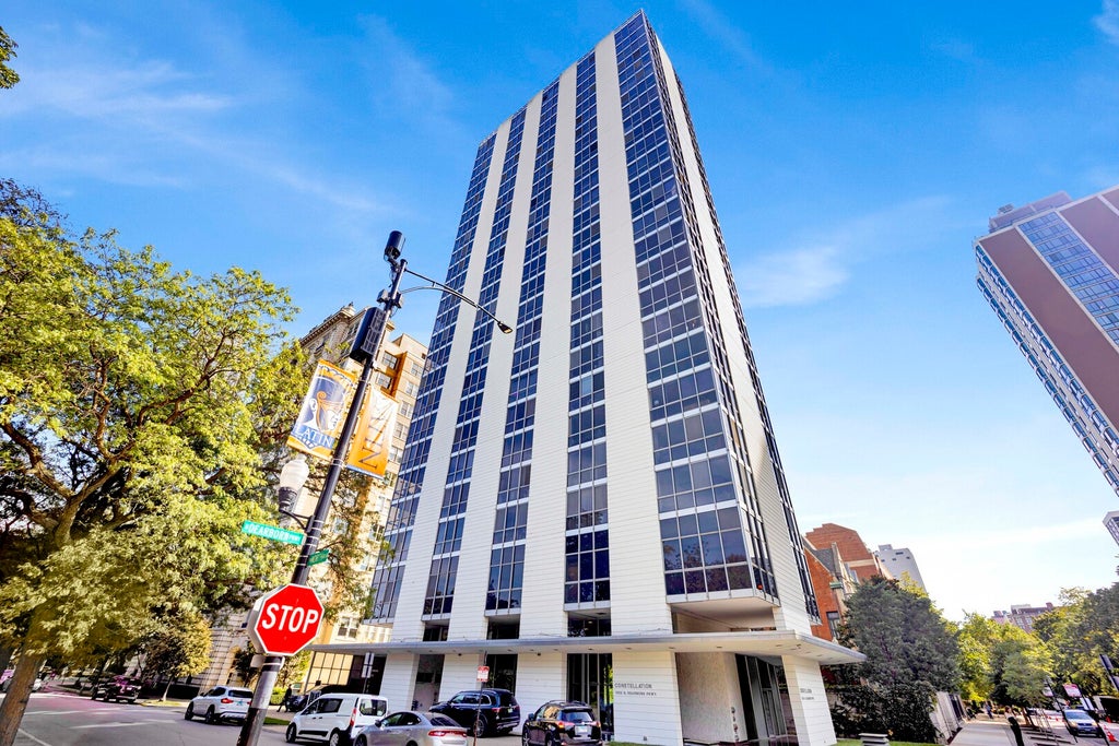 1555 North Dearborn Parkway 8c, Chicago, 60610
