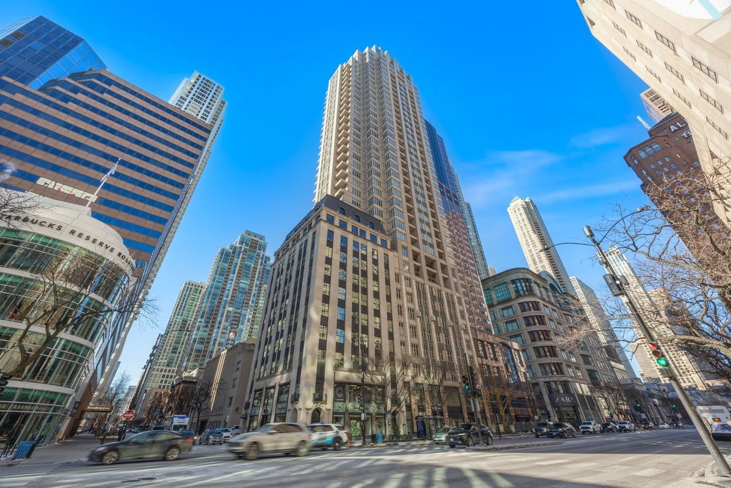 118 East Erie Street 18a, Chicago