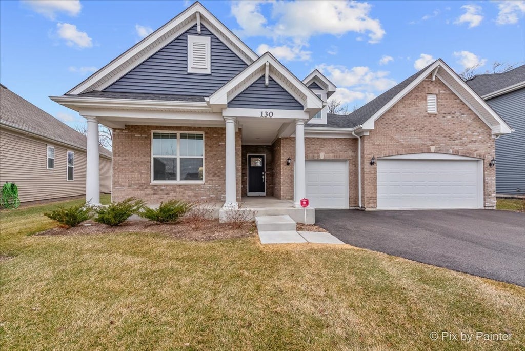 130 Railway Drive, South Elgin