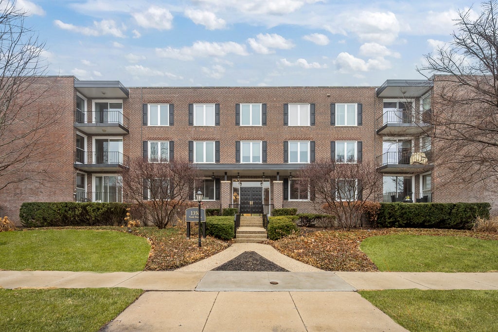 1350 North Western Avenue 310, Lake Forest, 60045