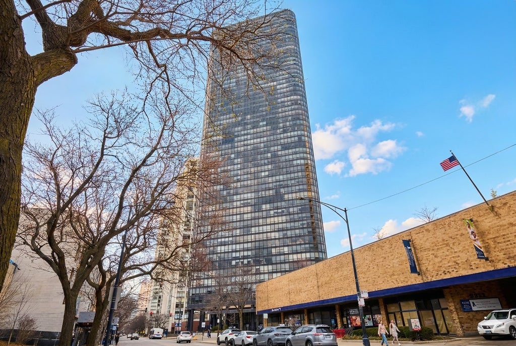 5415 North Sheridan Road 1908, Chicago, 60640