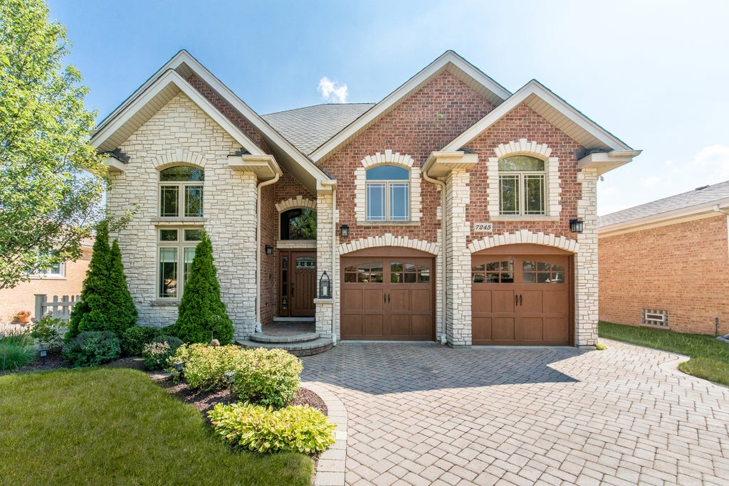 7245 West Lee Street, Niles