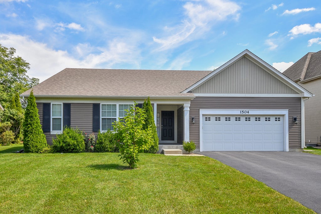 1504 Hearthstone Lane, North Aurora