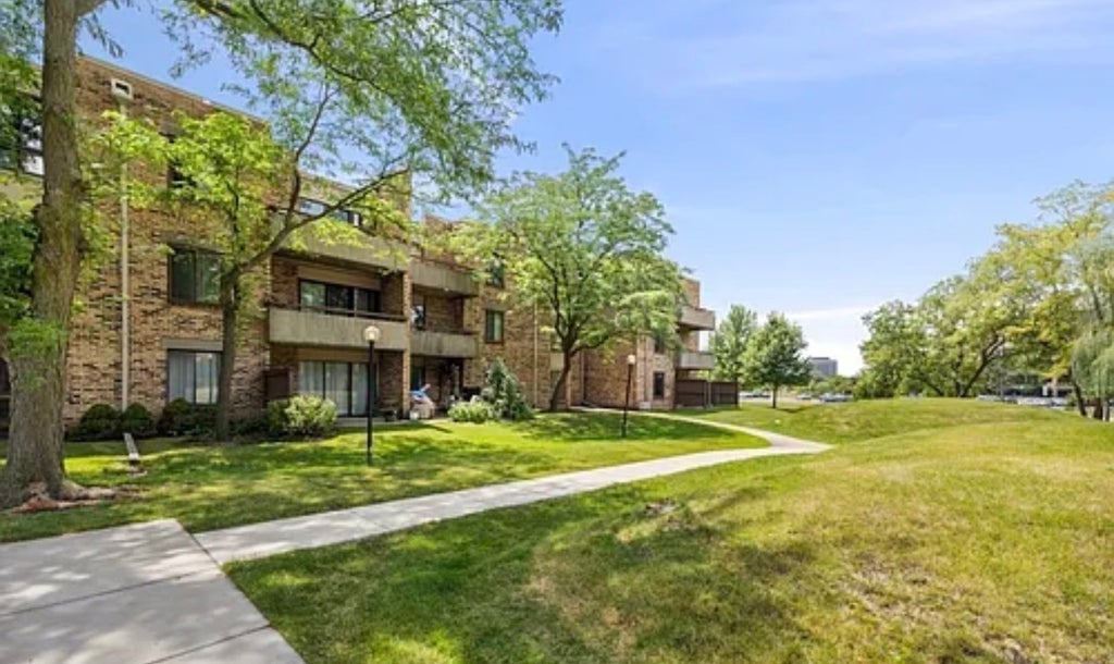1912 Prairie Square 309a, Schaumburg