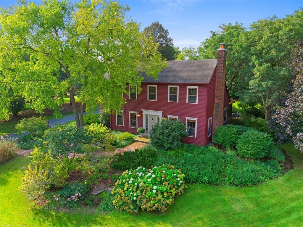 39w113 Ridge Line Road, St. Charles