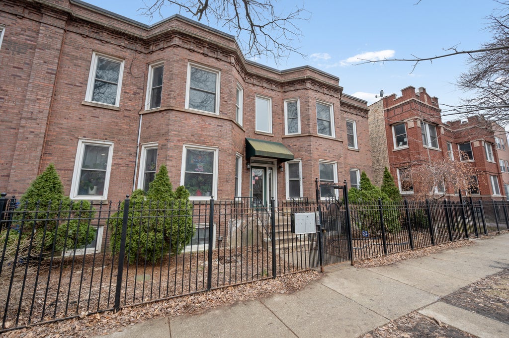2444 North Linden Place 1, Chicago, 60647