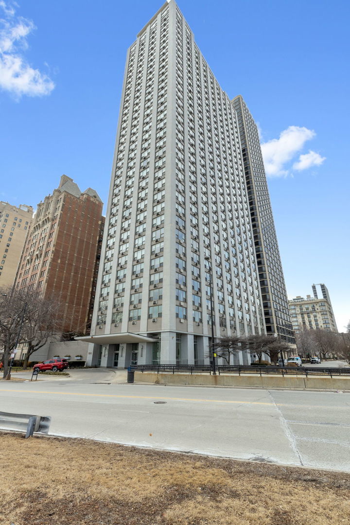 1550 North Lake Shore Drive 16d, Chicago, 60610