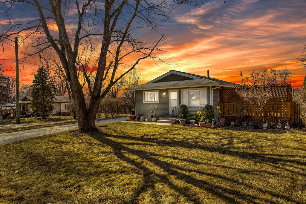 1501 Washington Street, Lake In The Hills