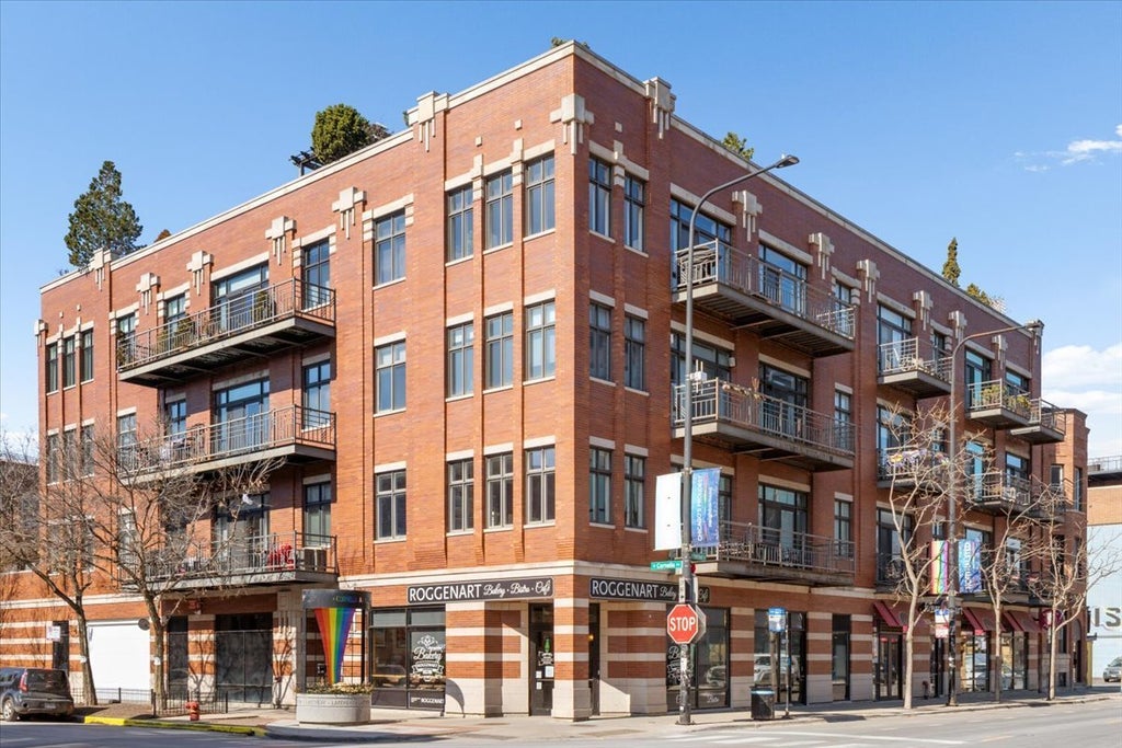 800 West Cornelia Avenue 407, Chicago