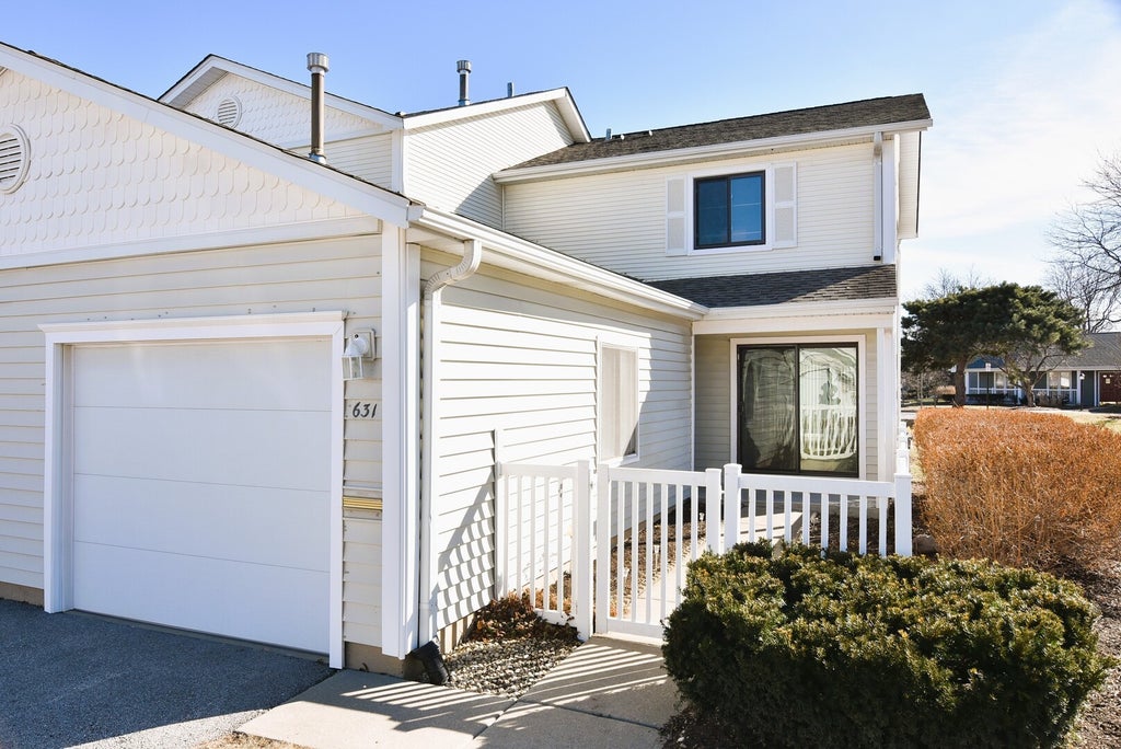 631 Schooner Point, Schaumburg