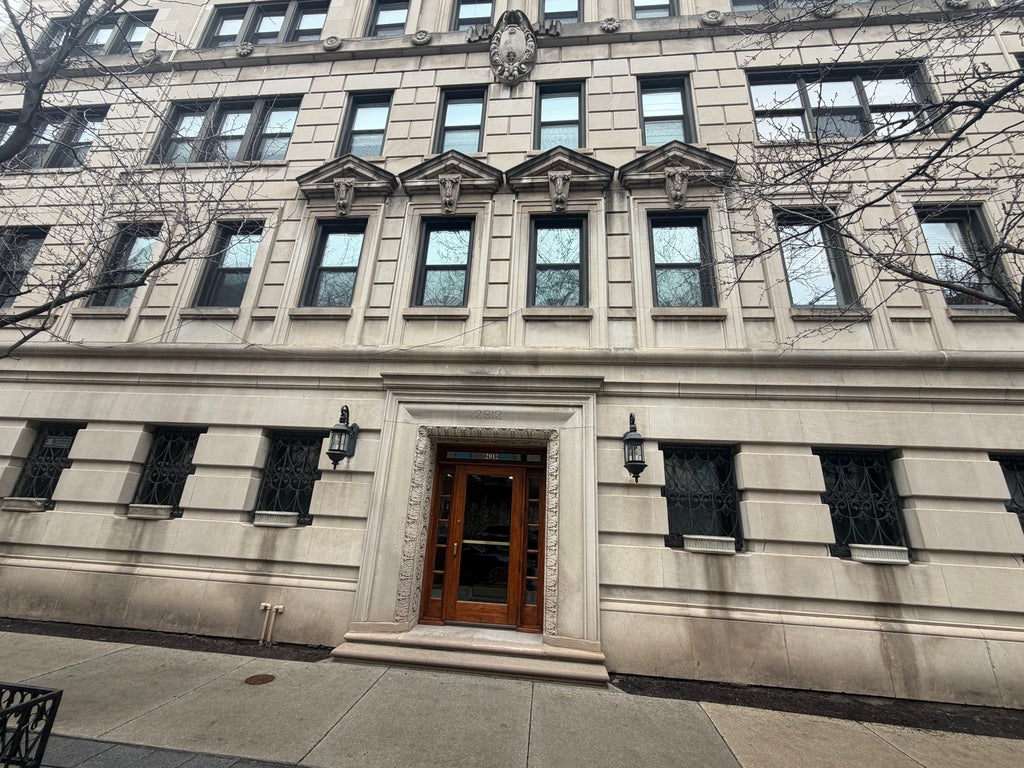 2912 North Commonwealth Avenue 6a, Chicago, 60657