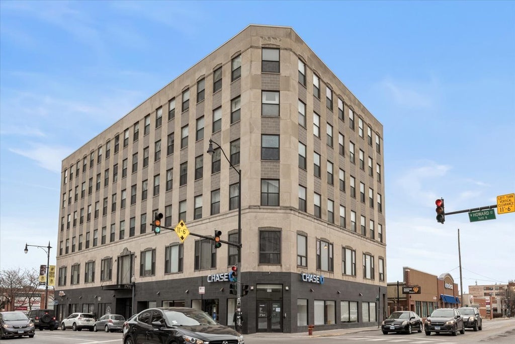 1791 West Howard Street 405, Chicago, 60626