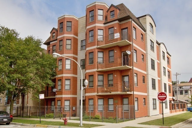 4755 South St Lawrence Avenue B3, Chicago, 60615