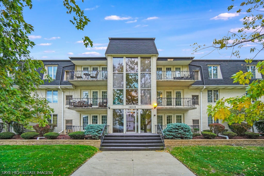 18315 Burnham Avenue 204, Lansing