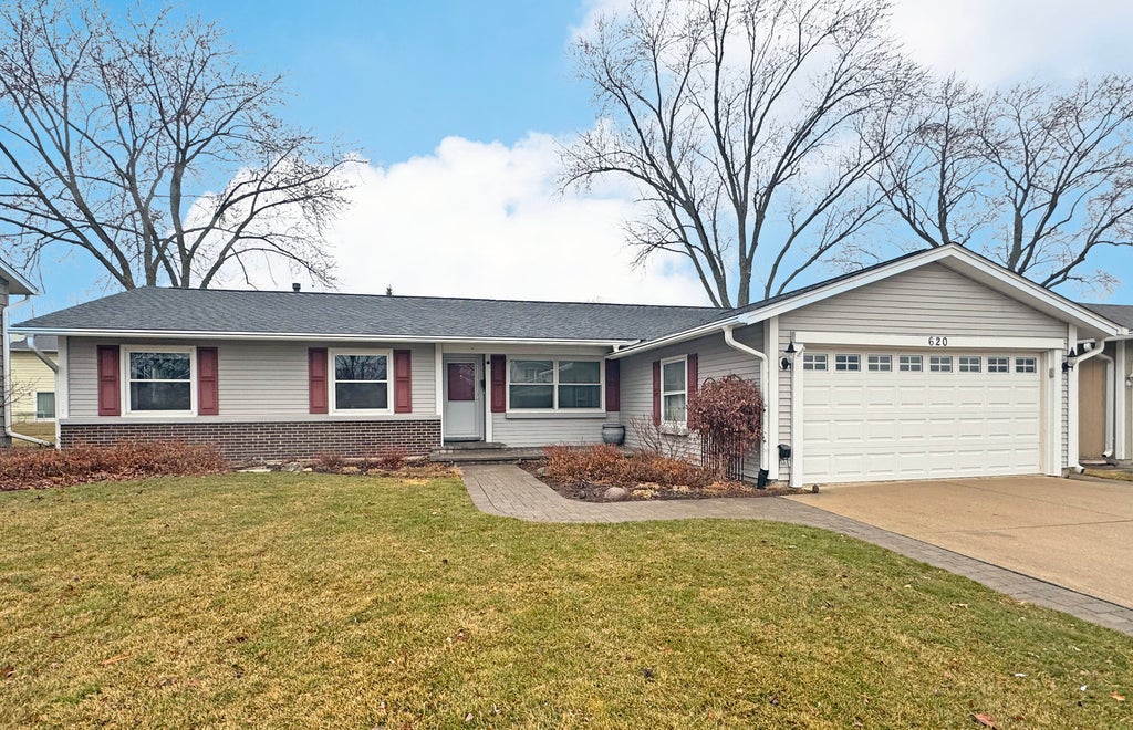 620 Chelmsford Lane, Elk Grove Village
