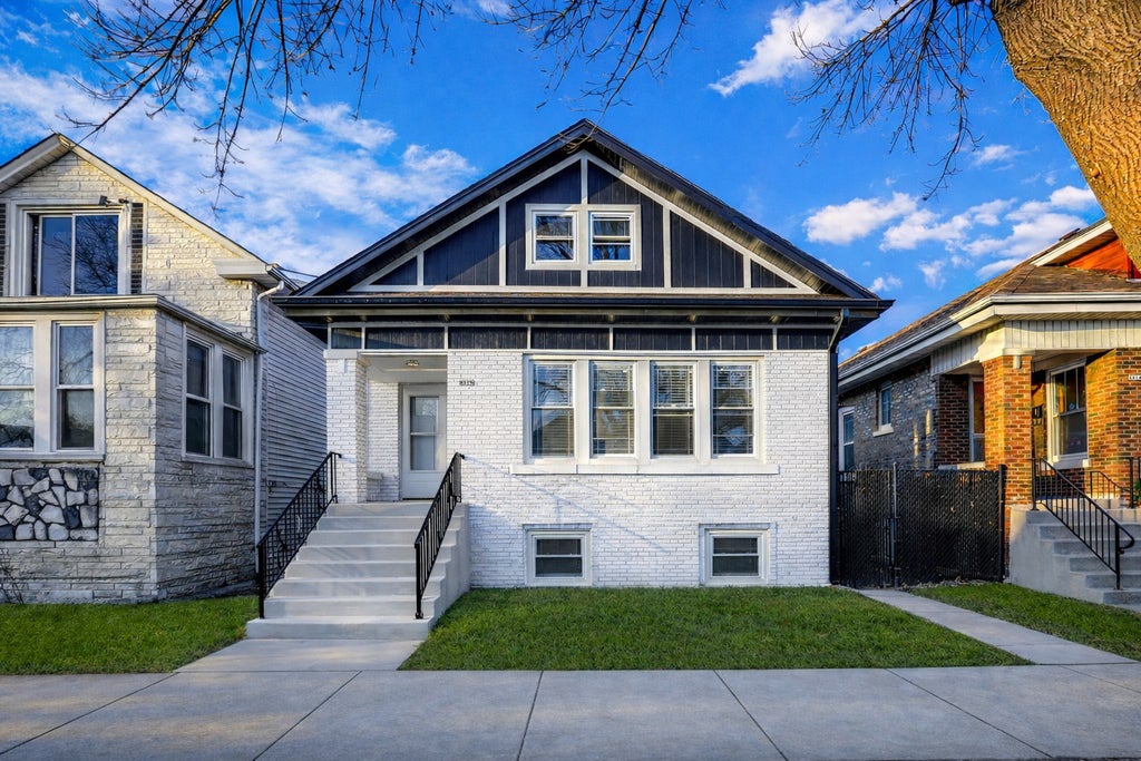 4938 West Wrightwood Avenue, Chicago