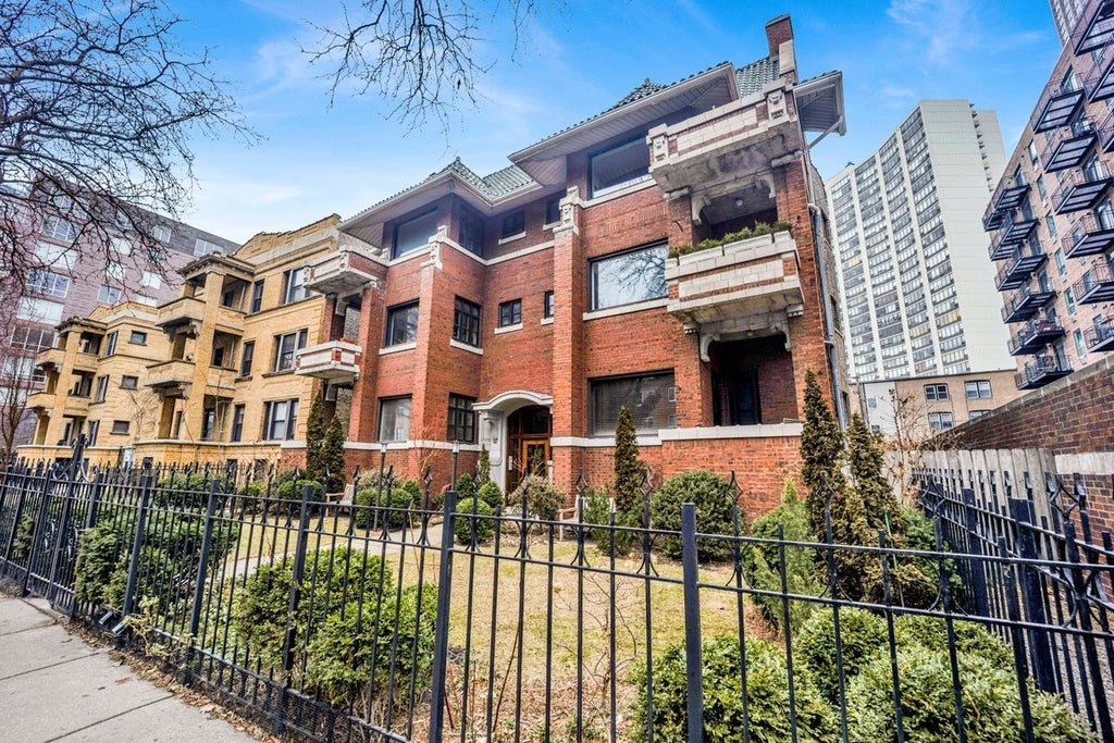 714 West Sheridan Road 1e, Chicago, 60613