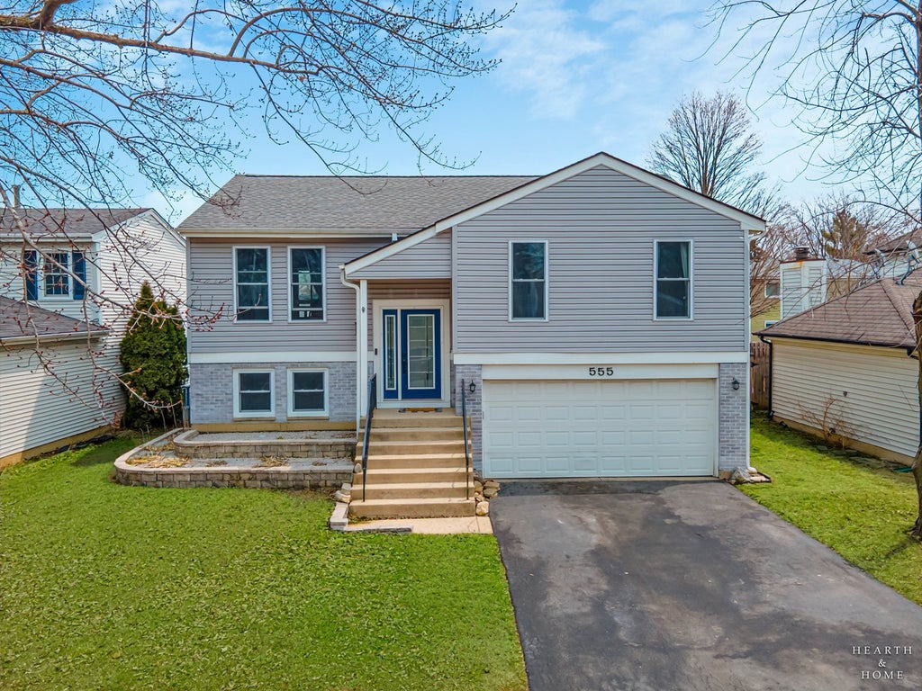 555 Rodenburg Road, Roselle