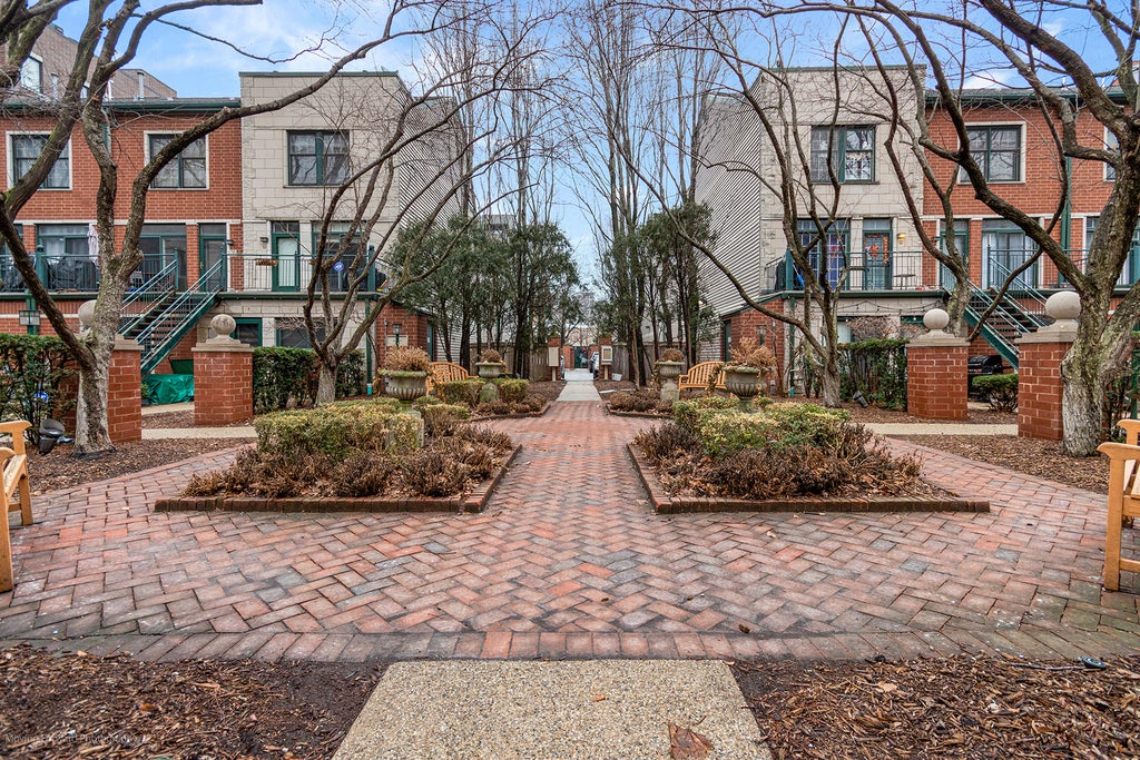 1812 South State Street 34, Chicago, 60616