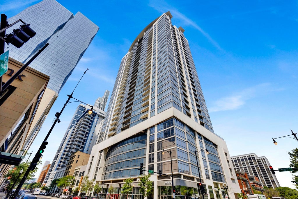 100 East 14th Street 2608, Chicago