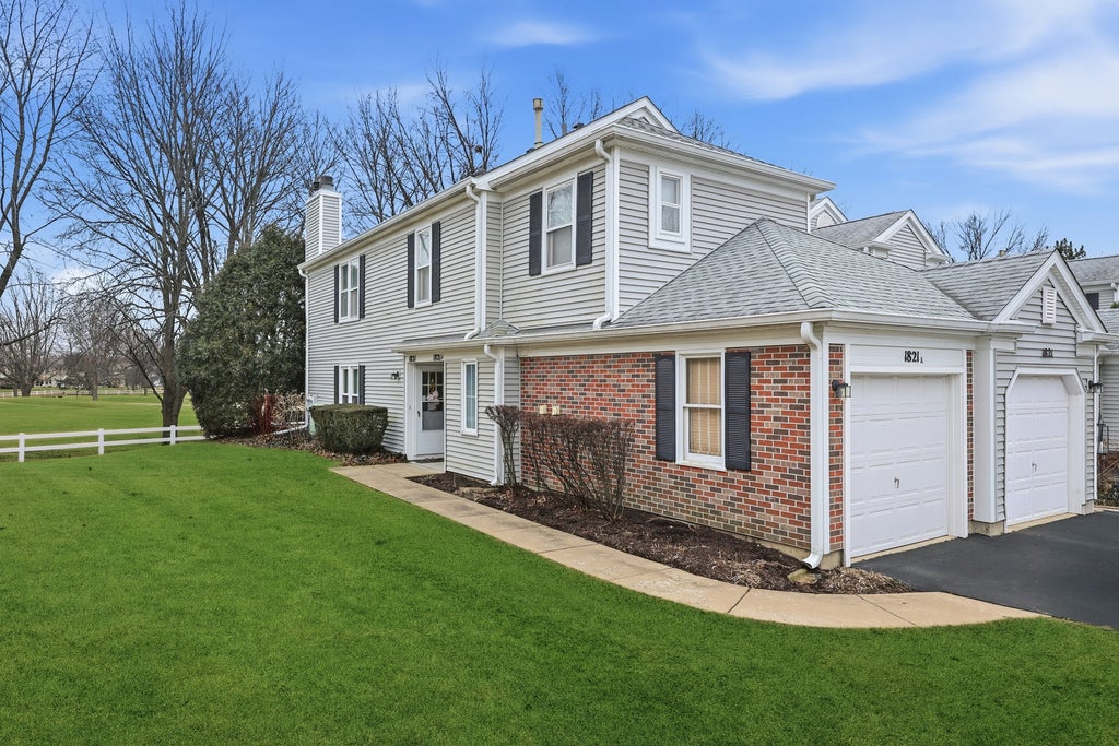 1821 Pebble Beach Circle 1, Elk Grove Village