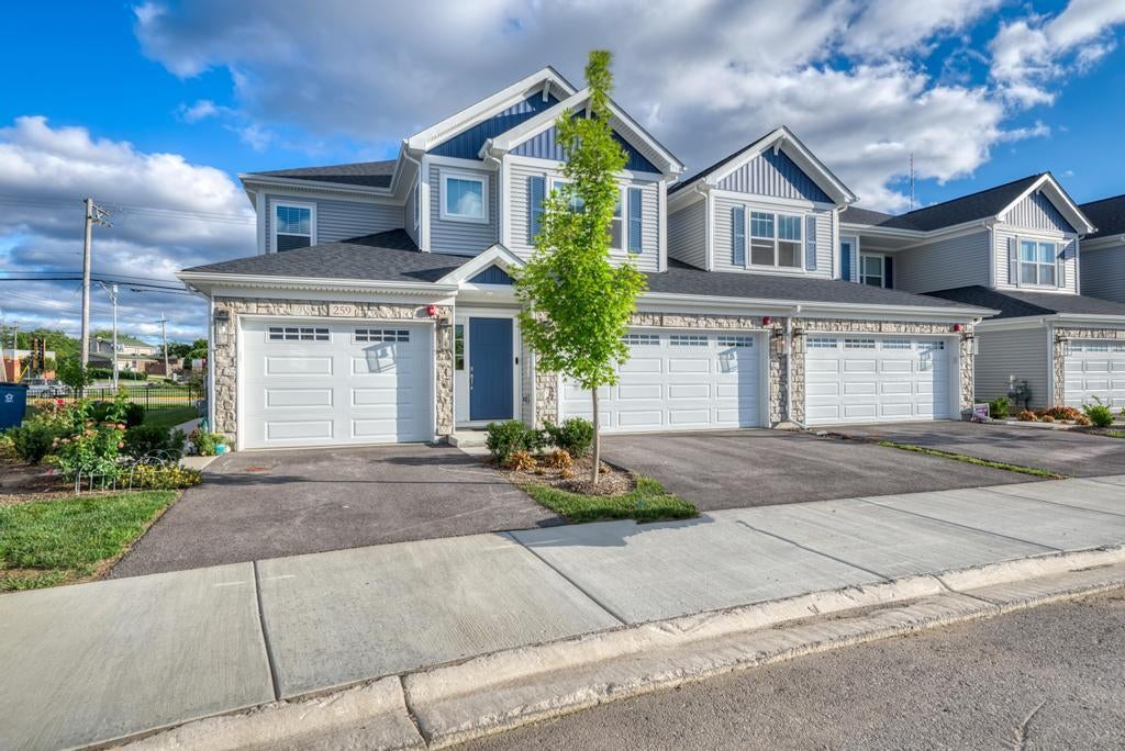 257 North Masters Drive, Addison