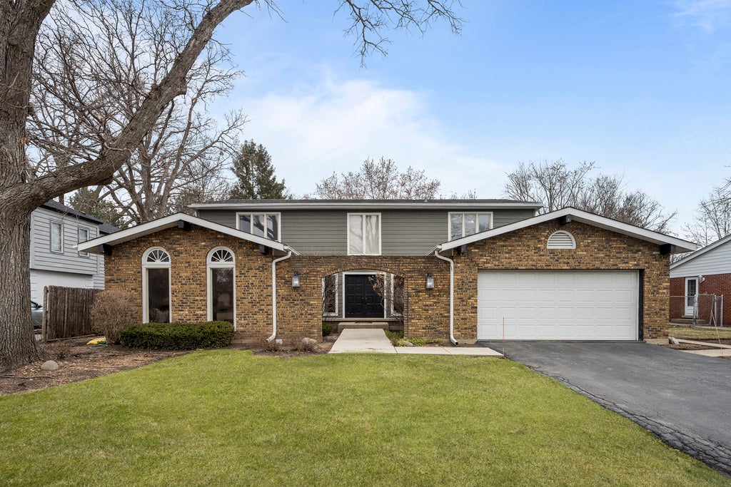 1695 Overland Trail, Deerfield, 60015