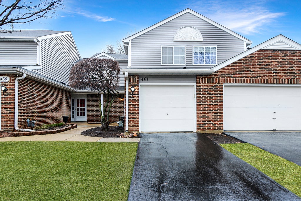 461 Canterbury Drive 461, Carol Stream