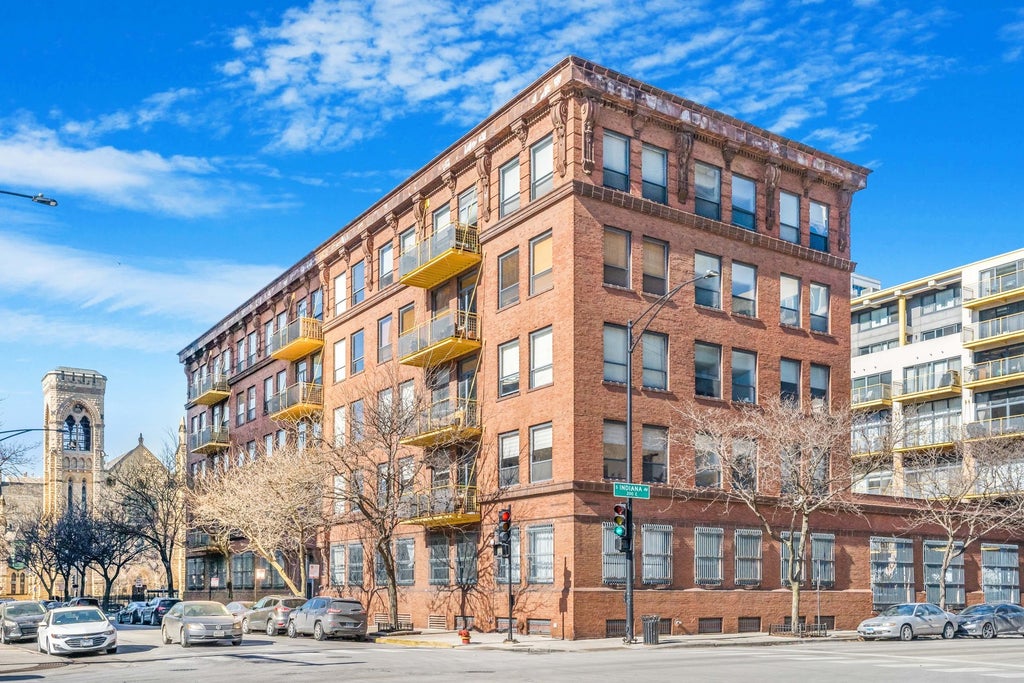 120 East Cullerton Street 105, Chicago, 60616