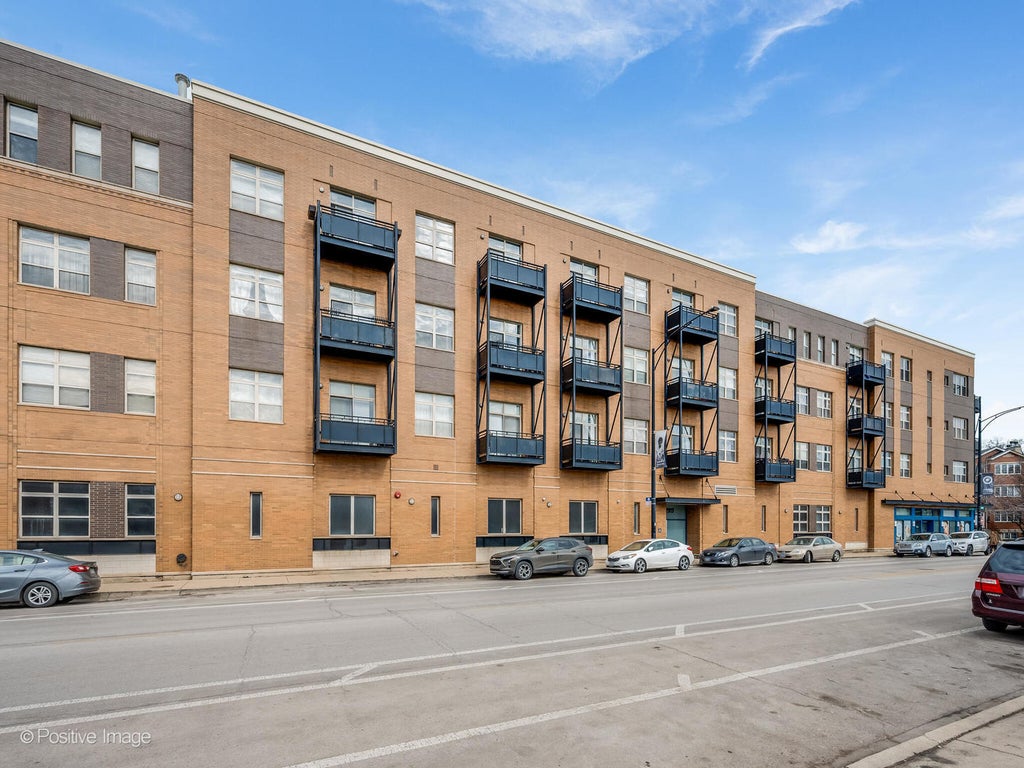 2915 North Clybourn Avenue 410, Chicago, 60618