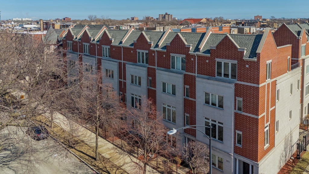 4553 South King Drive, Chicago, 60653
